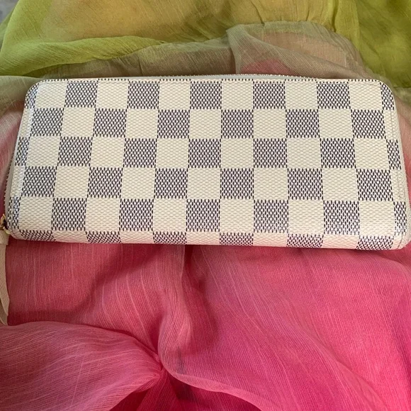 Louis Vuitton Clémence Wallet - Picture 2 of 13